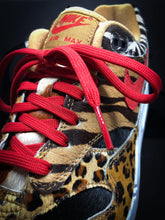 Lade das Bild in den Galerie-Viewer, Flache Schnürsenkel in rot von One-Up – klassische Schnürsenkel für Sneaker und Freizeitschuhe.